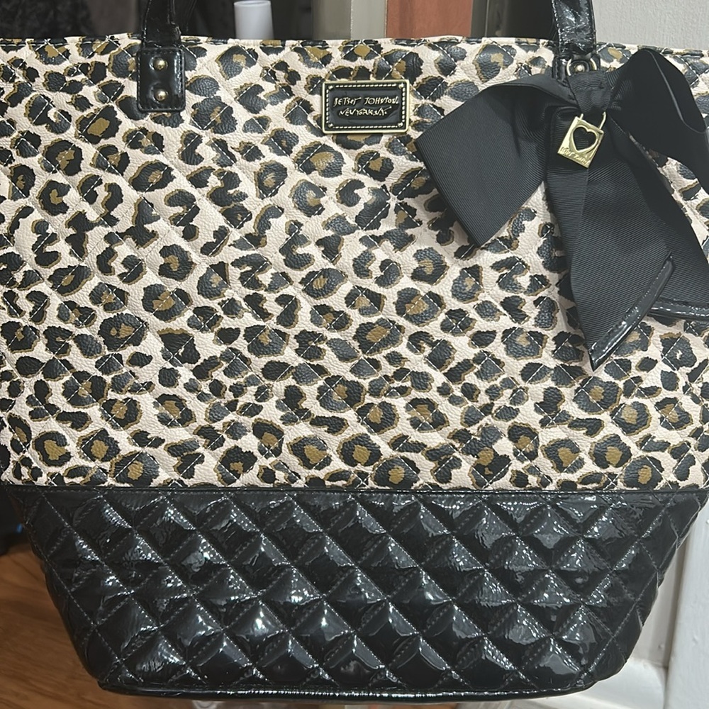 Betsy Johnson Rare Large Leopard Print Tote Bag w/ Black Accents and Bow Tie NEW - Picture 5 of 14